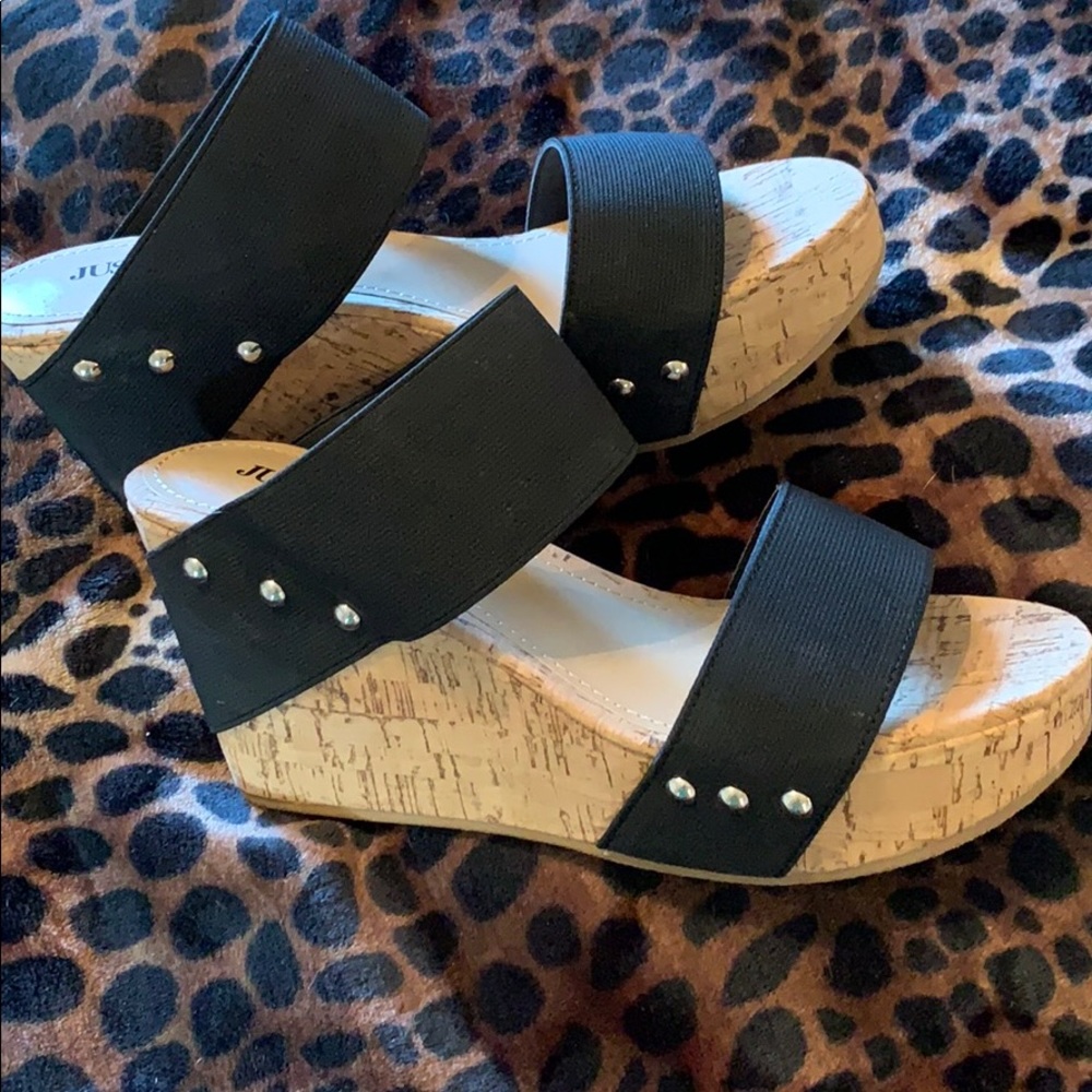 Black and cork wedges